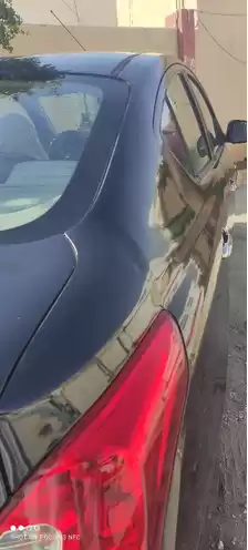 مستعملة Nissan Sunny للبيع في الدوحة #5625 - 1  صورة 